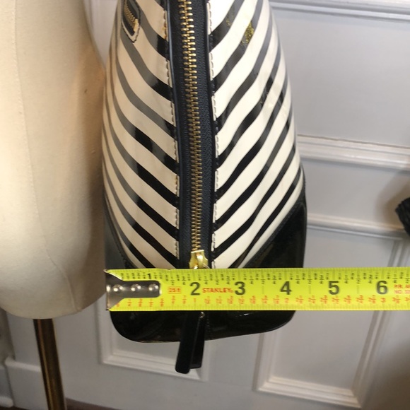 KATE SPADE Wellesley Rachelle Black White Stripe Patent Leather Ext Pocket Bag - Picture 16 of 17